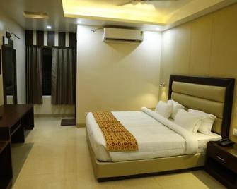Landmark Hotel - Sītāpur - Bedroom