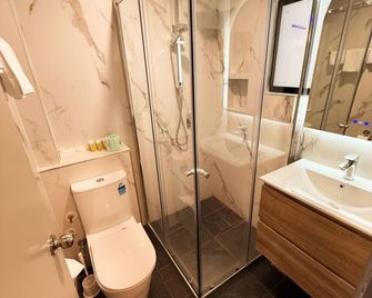 Marco Polo Motor Inn Sydney Hotel - Sydney - Bathroom