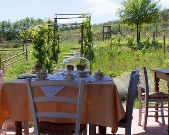 Podere I Melograni - Montescudaio - Patio