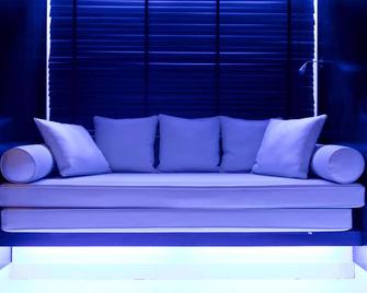 Hotel Etoile Maillot - Paris - Living room