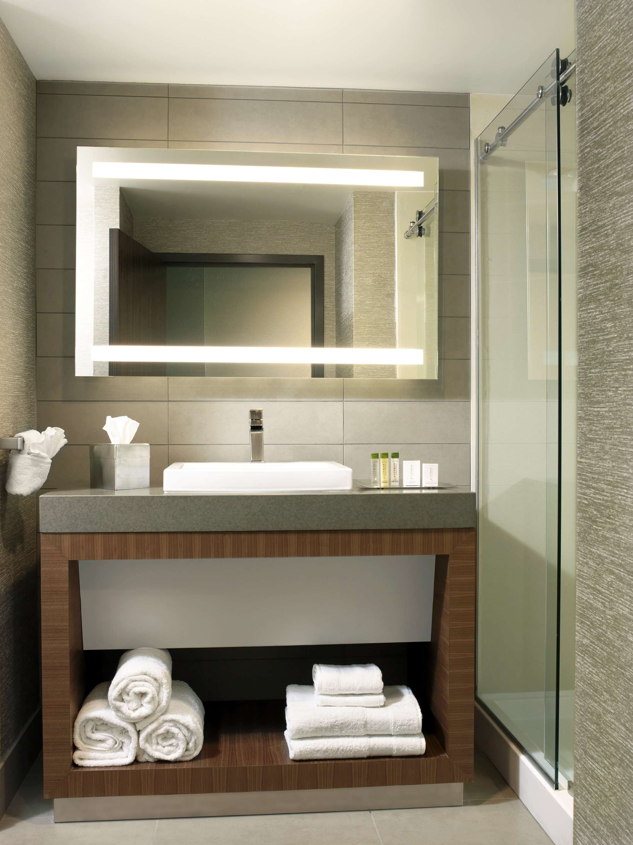 Bathroom view of The Broadway Columbia - a DoubleTree by Hilton