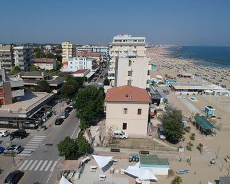 Rivabella Suite Apartments - Rimini - Dış görünüm