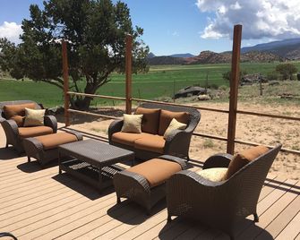 Million Dollar Views at the Hill top home - Teasdale - Patio