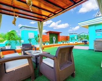 Myotel - Santacruz - מומבאי - פטיו