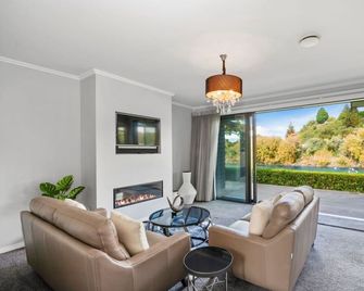 River View Retreat - Taupo - Taupo - Σαλόνι