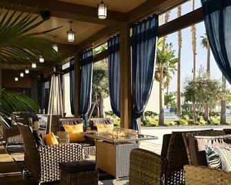 Relaxing Hideaway in Redondo Beach! Pet-Friendly, Balcony, Near Clark Stadium - Redondo Beach - Restaurant