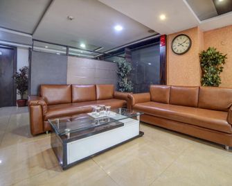 Townhouse Oak Bhilai Railway Junction Formerly Hotel Lotus - Durg - Recepción