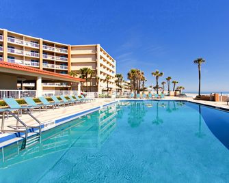 Holiday Inn & Suites Daytona Beach On The Ocean By IHG - Daytona Beach - Piscina
