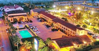 La Fiesta Ocean Inn And Suites - St. Augustine - Bangunan