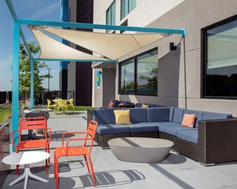 ترو باي هيلتون سان أنطونيو نورث - سان انطونيو - شرفة مرصوفة