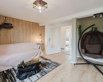 Dessaus Motto Appartements! Solo - Pärchen - Familien - Gruppen - Dessau-Rosslau - Living room