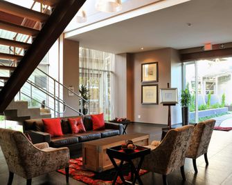 Protea Hotel by Marriott O.R. Tambo Airport - קמפטון פארק - לובי
