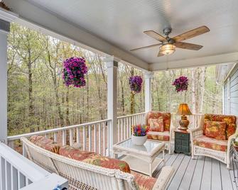 Lovely Waleska Loft Deck, Grill and Stocked Kitchen - Waleska - Balcony