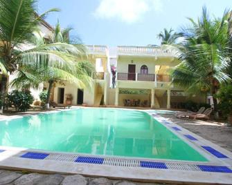 Jannataan Hotel - Lamu - Zwembad