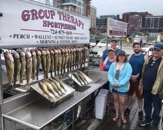 Year Round Vacation Rental near Erie, PA. Come for the Fishing and Wineries - North East