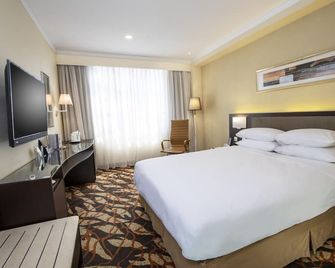 Metropark Hotel Kowloon - Hong Kong - Bedroom