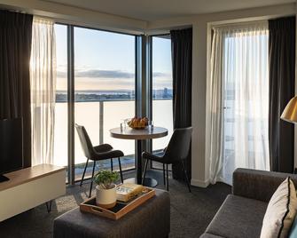 Park Hotel - Auckland - Living room
