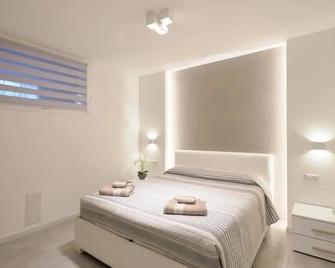 White Coral Rooms Accomodation Self Chec - Alghero - Chambre