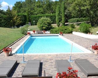 La Devinière - Donzère - Pool