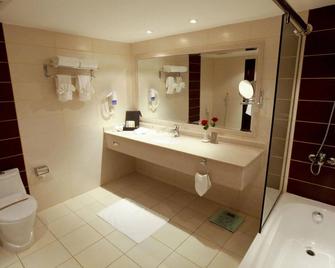 Carawan Al Fahad Hotel - Riyadh - Bathroom