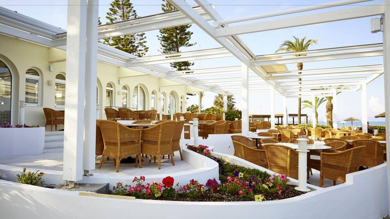 Robinson Kyllini Beach