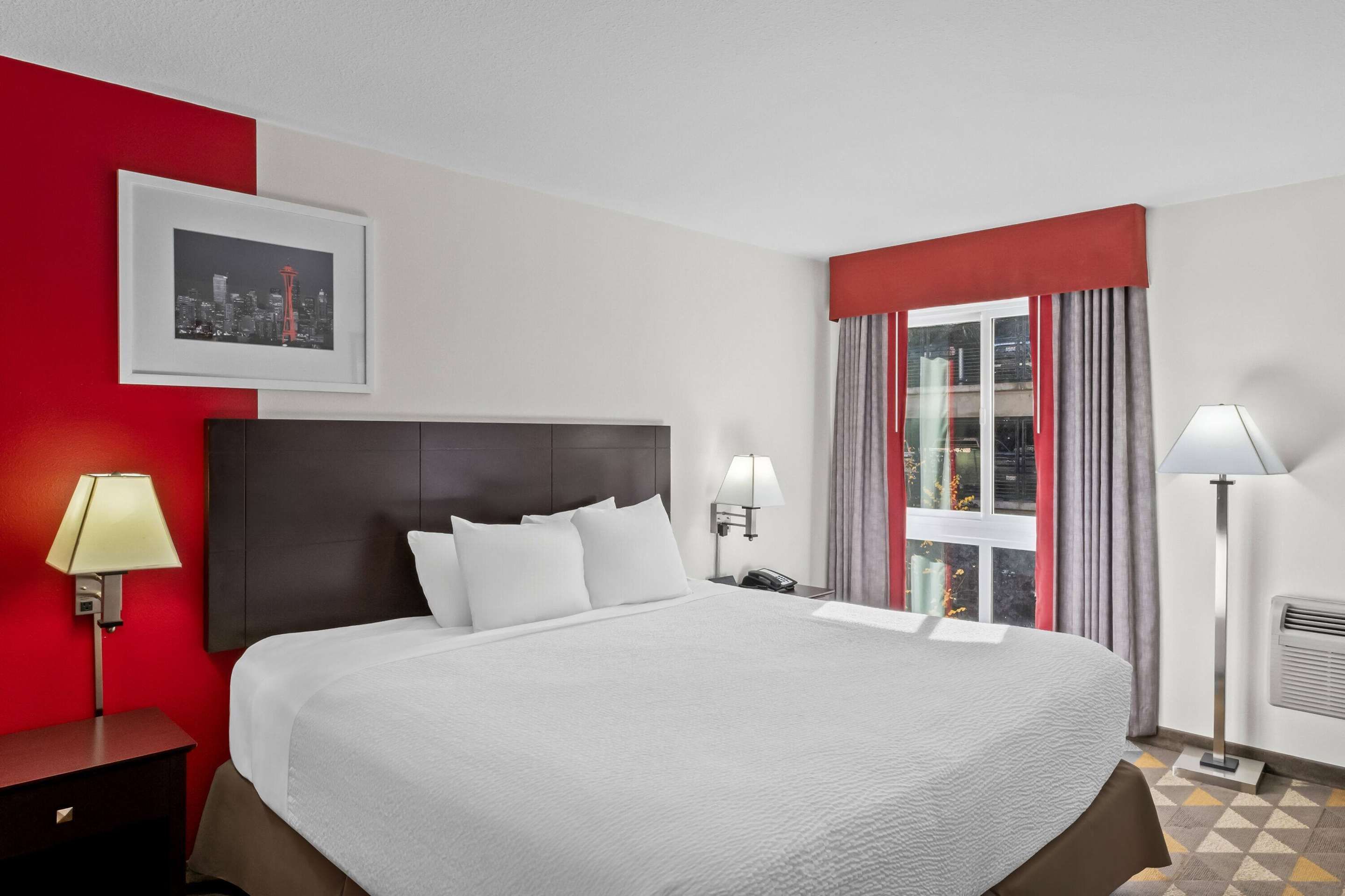Ramada by Wyndham SeaTac Airport - סיטאק - חדר שינה