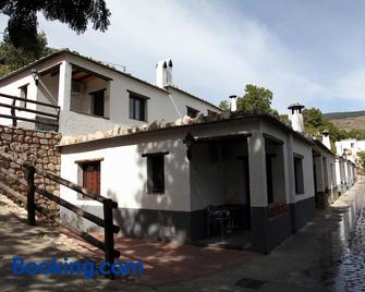 Hotel Rural El Cercado - Bérchules - Building