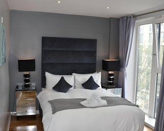Prime Properties Battersea - London - Bedroom