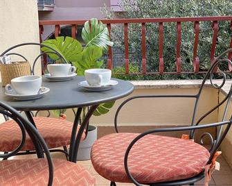 Spacious three-room apartment JOLLY equipped with all comforts, with balcony. - Sirmione - Balcony