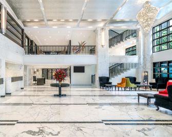 St. Mark's Hotel Bengaluru, a member of Radisson Individuals - Bengaluru - Lobby