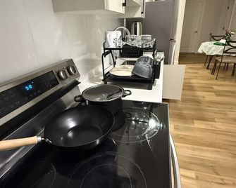 Spacious Room Near Chestermere Lake - Chestermere - Cuisine