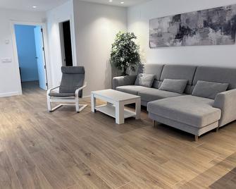 Modern and fully equipped apartment - Pozuelo de Alarcón - Living room