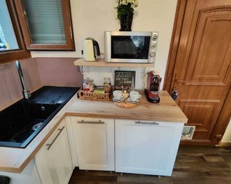 Maison Paisible au Coeur de Roissy en France Charles de Gaulles Aeroport - Roissy-en-France - Kitchen