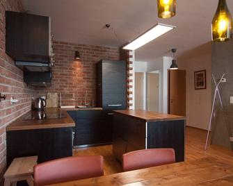 Bajka 09 -Self Check - Free parking - Bratislava - Sufragerie