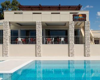 Niriides Luxury Villas - Methoni - Pool