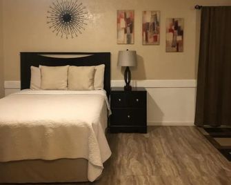 The Green Tree Hotel - Myrtle Creek