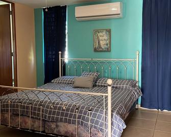 Remote 3BR Beach House / Wave Sounds & Views - Arecibo - Bedroom