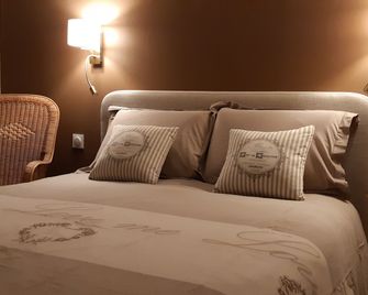 La Villanelle maison d'hôtes - Les Auxons - Habitación