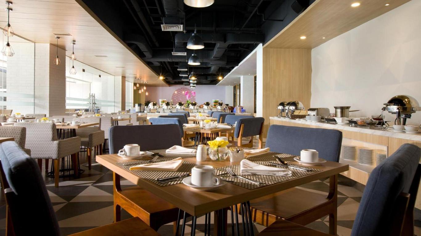 هوتل سانتيكا ميجا سيتي بيكاسي - اعتماد CHSE