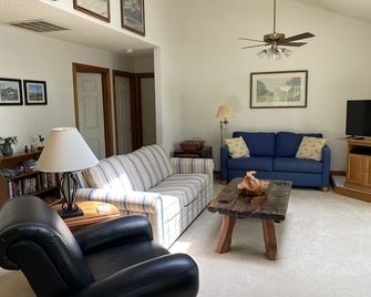 Secluded Snow Hill Riverfront home accommodates 7 near major attractions - Snow Hill - Sala de estar