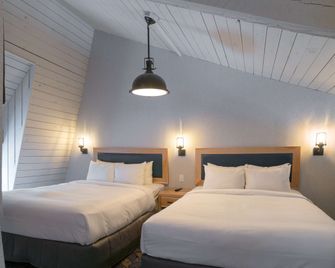 تونيل ماونتن ريزورت - بانف - غرفة نوم