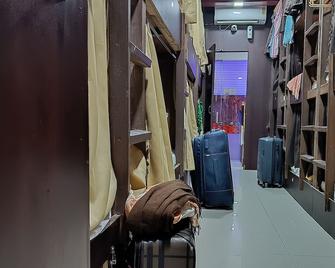 Asra Dormitory For Male And Female - Bombay - Vista del exterior