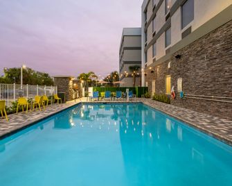 Home2 Suites by Hilton Ft. Pierce I-95 - Fort Pierce - Bể bơi
