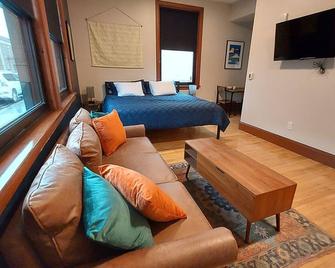 The Exchange 16 | Historic Bldg, Studio, Dwntwn - Winona - Schlafzimmer