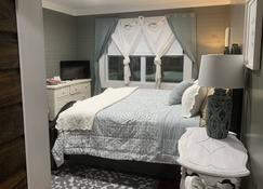 Downtown Cottage Suite #2 - Fort Payne - Camera da letto