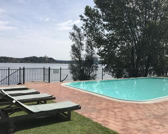 Villa Greta - Meina - Zwembad