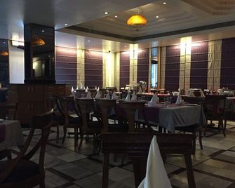 Hotel Samrat Heavens - Meerut - Restaurante