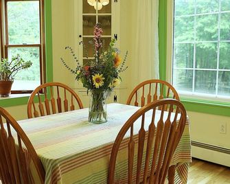 Cute country escape - Delhi - Delhi - Dining room