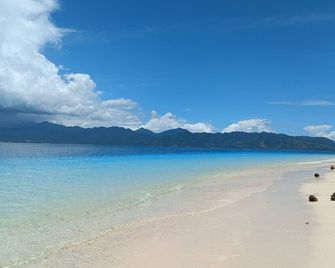 Kampung Meno Bungalows - Pemenang - Strand