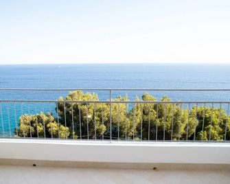 Appartamento Caponero - Ospedaletti - Balkon